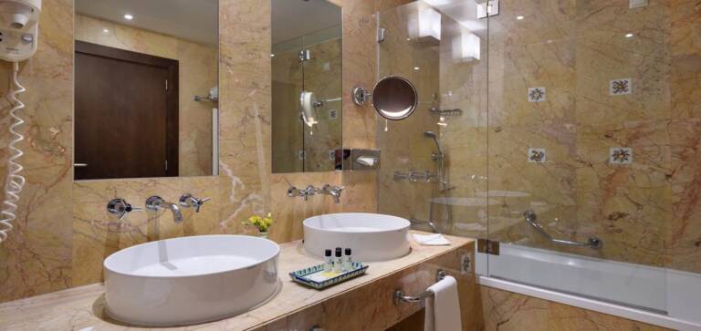 hotel-vilamoura-deluxe-bathroom-rooms